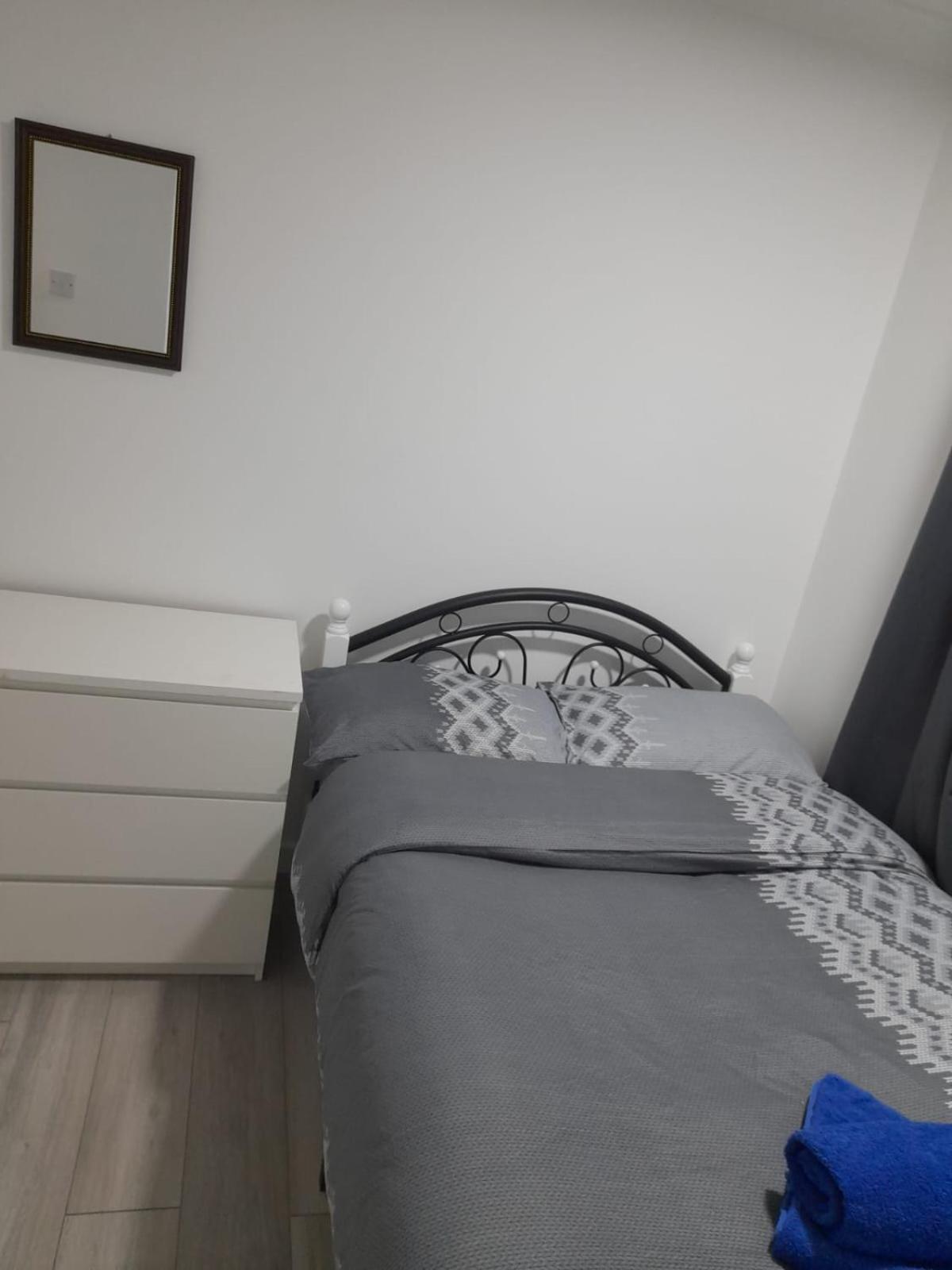 דירות לונדון Baraka House Royal Victoria מראה חיצוני תמונה
